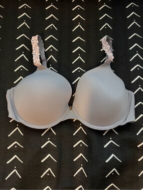Natori Smooth Molded T-Shirt Bra in Light purple with Lace Straps